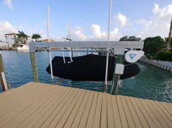 boat cover on lift